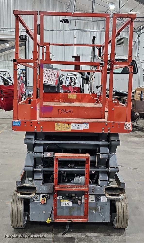 image for item MH9478 2016 Skyjack 4626  scissor lift
