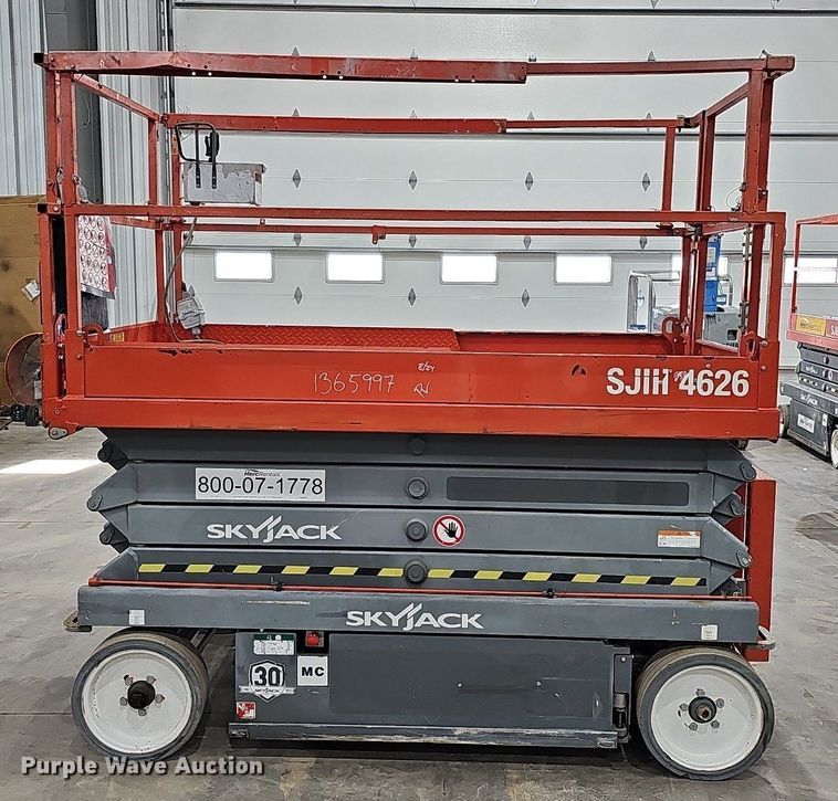 image for item MH9478 2016 Skyjack 4626  scissor lift