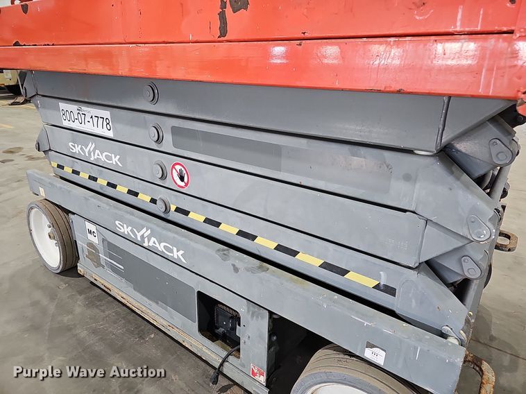 image for item MH9478 2016 Skyjack 4626  scissor lift
