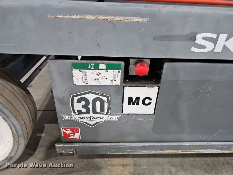 image for item MH9478 2016 Skyjack 4626  scissor lift