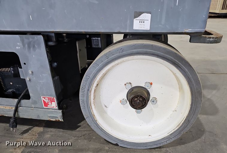 image for item MH9478 2016 Skyjack 4626  scissor lift