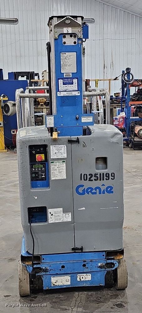 image for item MH9480 2014 Genie GR-20  vertical lift