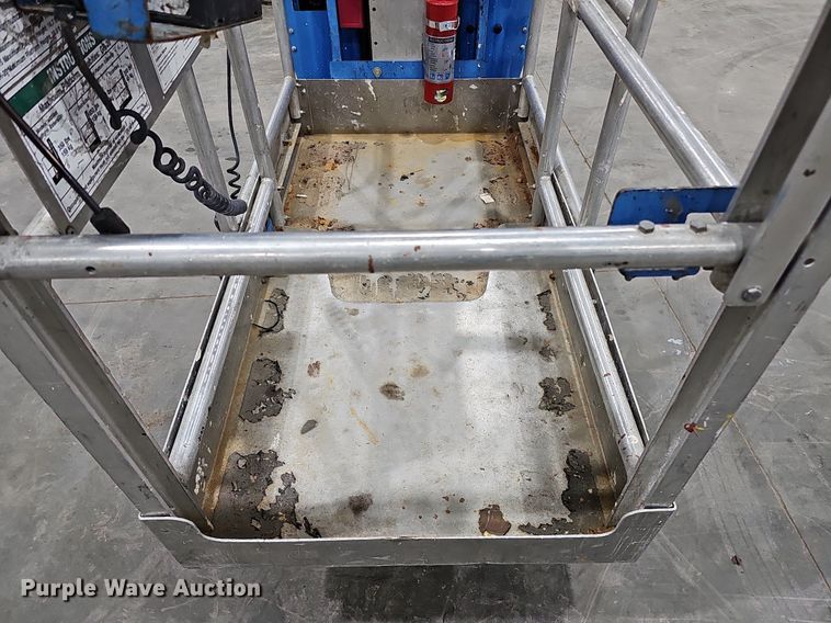 image for item MH9480 2014 Genie GR-20  vertical lift