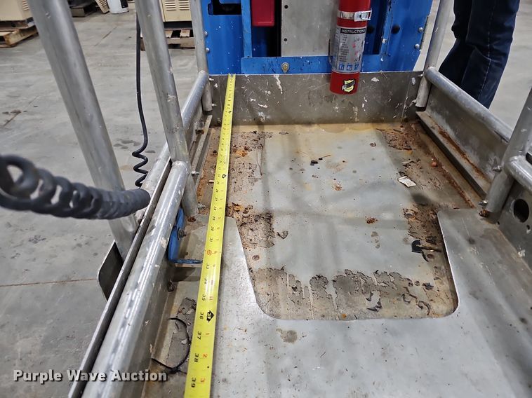 image for item MH9480 2014 Genie GR-20  vertical lift