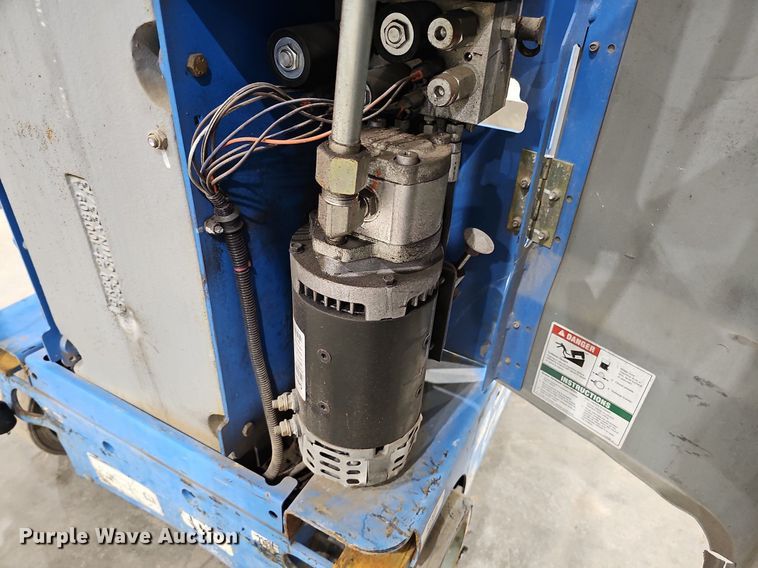 image for item MH9480 2014 Genie GR-20  vertical lift