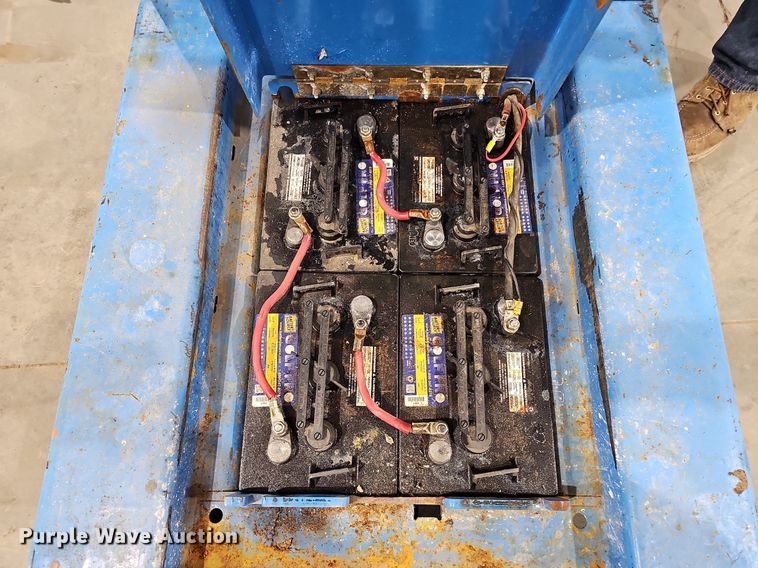 image for item MH9480 2014 Genie GR-20  vertical lift