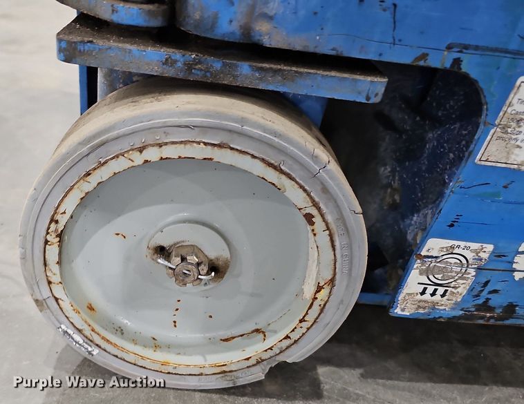 image for item MH9480 2014 Genie GR-20  vertical lift