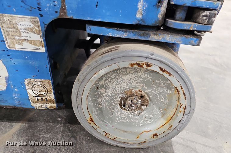 image for item MH9480 2014 Genie GR-20  vertical lift