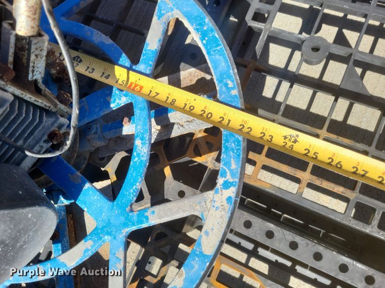 image for item MI9800 (3) concrete trowels