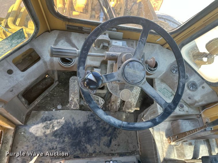 image for item MQ9317 1982 Caterpillar 980C  wheel loader