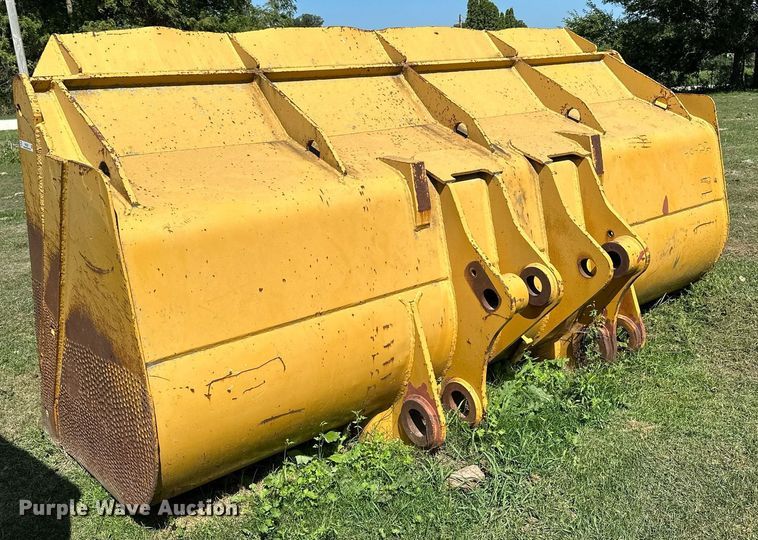image for item MQ9320 132" W wheel loader bucket