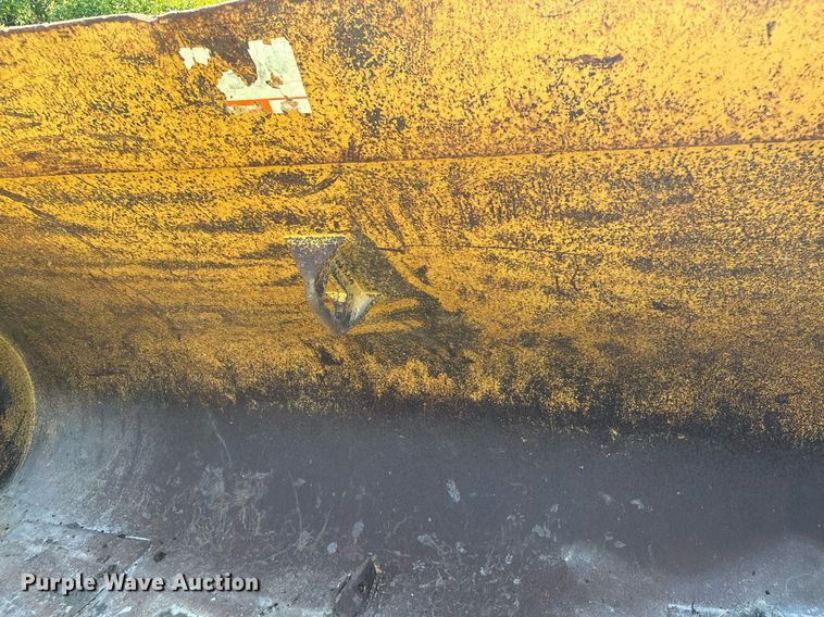 image for item MQ9320 132" W wheel loader bucket