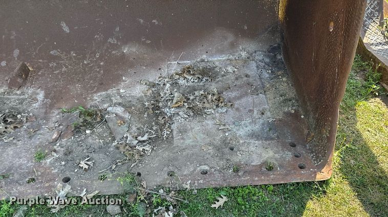 image for item MQ9320 132" W wheel loader bucket