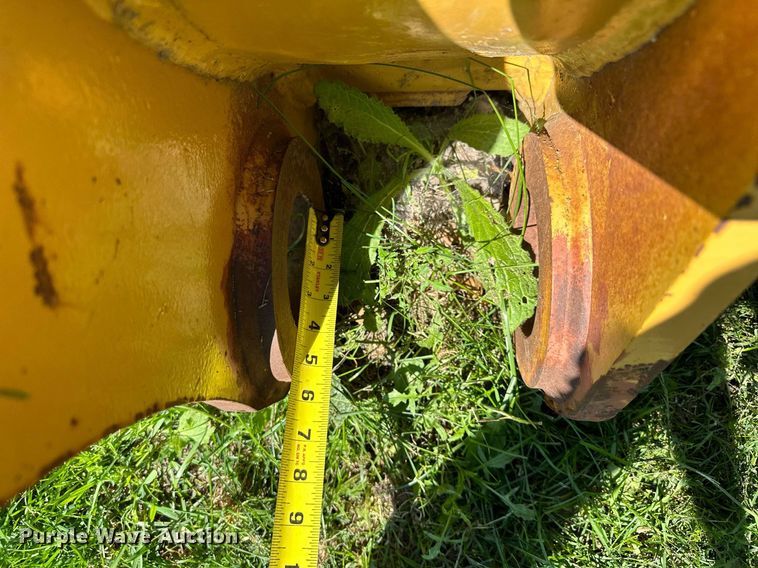 image for item MQ9320 132" W wheel loader bucket