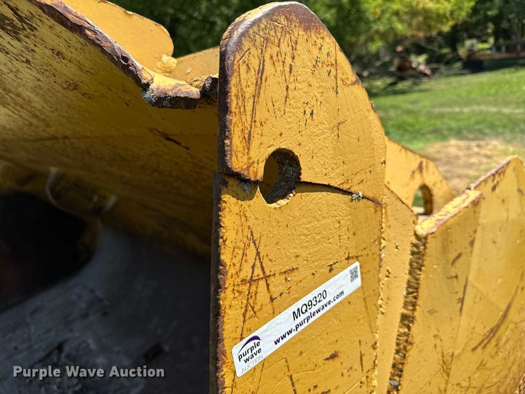 image for item MQ9320 132" W wheel loader bucket
