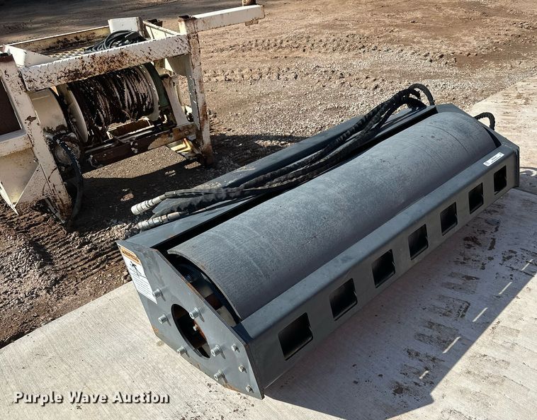 image for item MQ9440 Wolverine  60" W skid steer vibratory roller