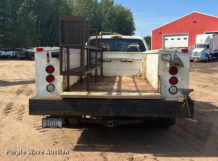 image for item MQ9441 2000 Ford F450 Super Duty  utility / service truck