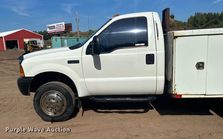 image for item MQ9441 2000 Ford F450 Super Duty  utility / service truck