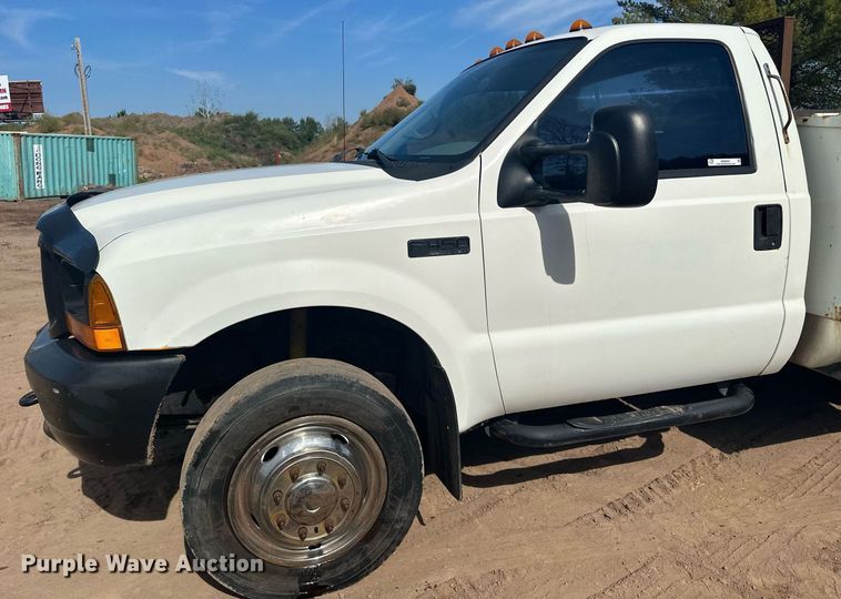 image for item MQ9441 2000 Ford F450 Super Duty  utility / service truck