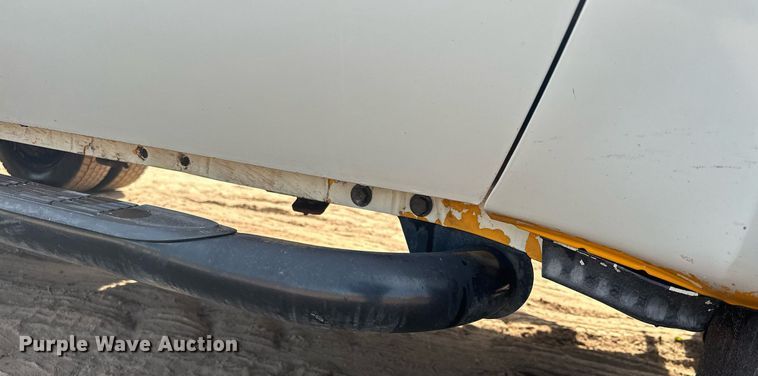 image for item MQ9441 2000 Ford F450 Super Duty  utility / service truck