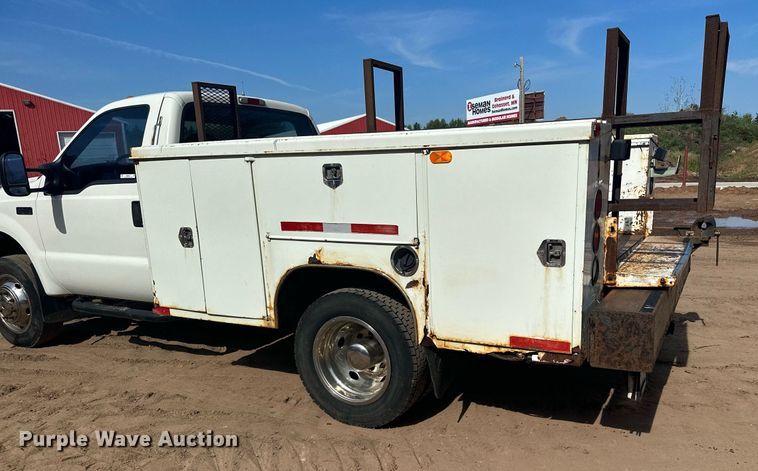 image for item MQ9441 2000 Ford F450 Super Duty  utility / service truck