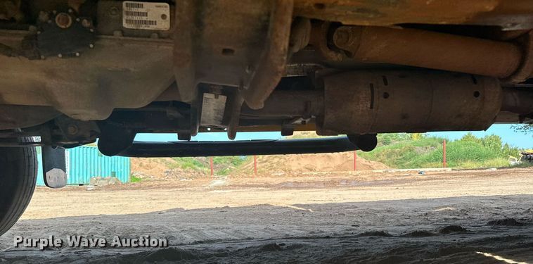 image for item MQ9441 2000 Ford F450 Super Duty  utility / service truck