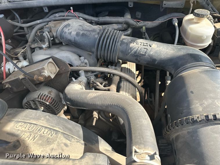 image for item MQ9441 2000 Ford F450 Super Duty  utility / service truck