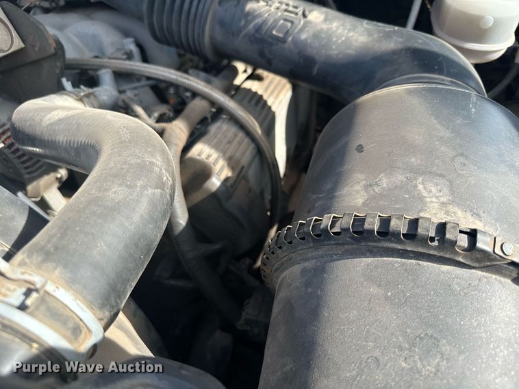 image for item MQ9441 2000 Ford F450 Super Duty  utility / service truck