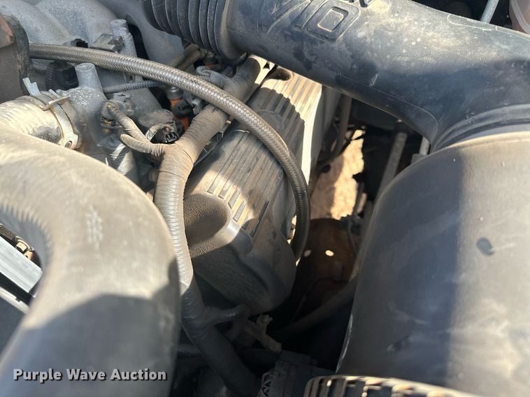 image for item MQ9441 2000 Ford F450 Super Duty  utility / service truck