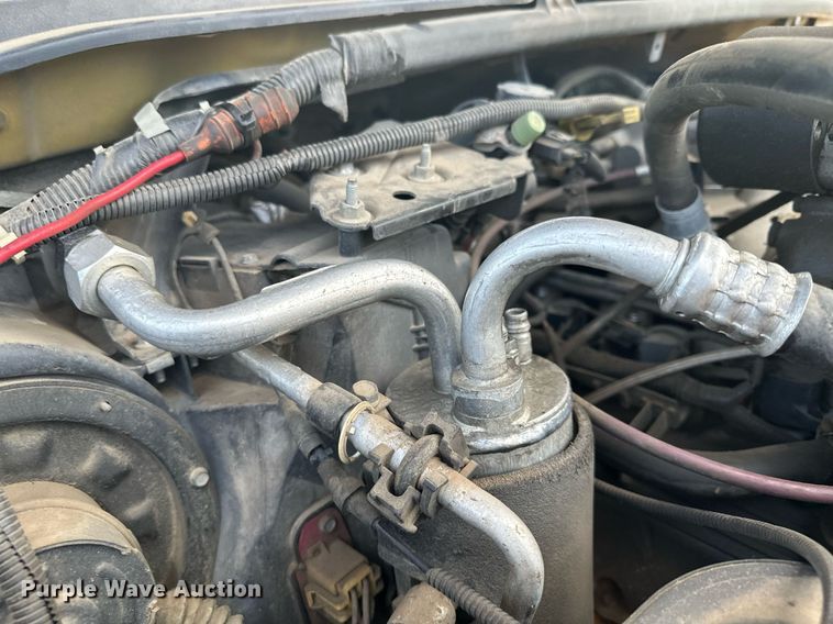 image for item MQ9441 2000 Ford F450 Super Duty  utility / service truck