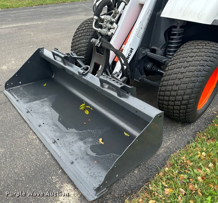 image for item MQ9475 2014 Bobcat 5600  utility vehicle
