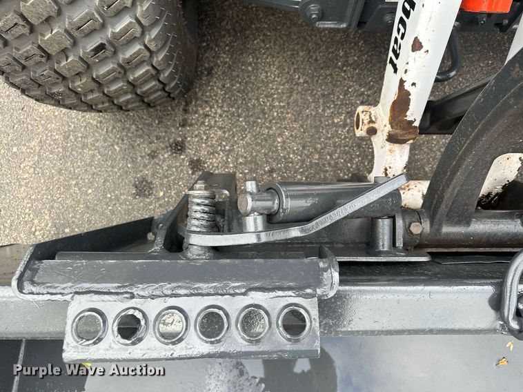 image for item MQ9475 2014 Bobcat 5600  utility vehicle