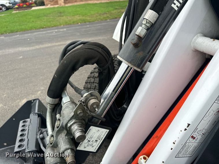 image for item MQ9475 2014 Bobcat 5600  utility vehicle