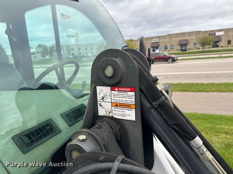 image for item MQ9475 2014 Bobcat 5600  utility vehicle