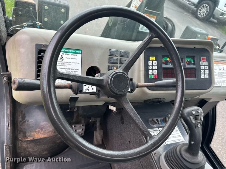 image for item MQ9475 2014 Bobcat 5600  utility vehicle