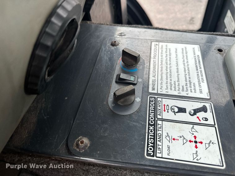 image for item MQ9475 2014 Bobcat 5600  utility vehicle