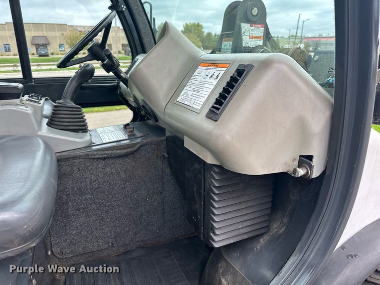 image for item MQ9475 2014 Bobcat 5600  utility vehicle