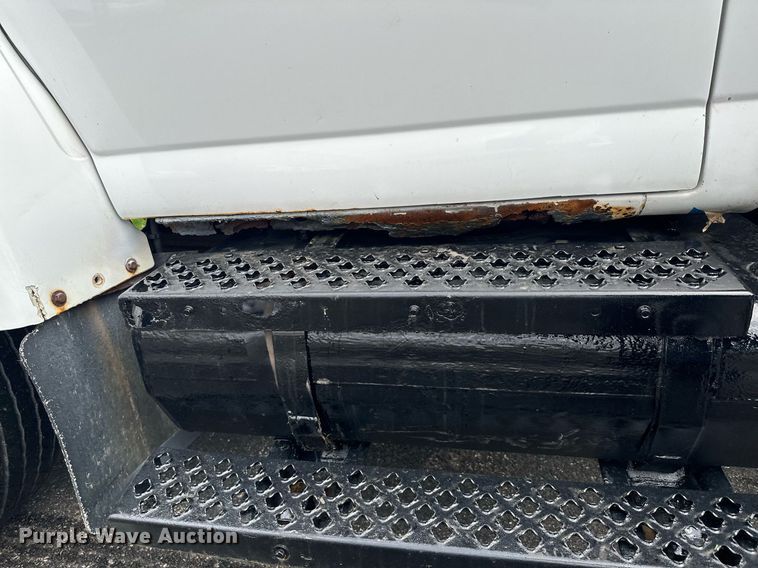 image for item MQ9477 2008 Chevrolet C5500  dump truck