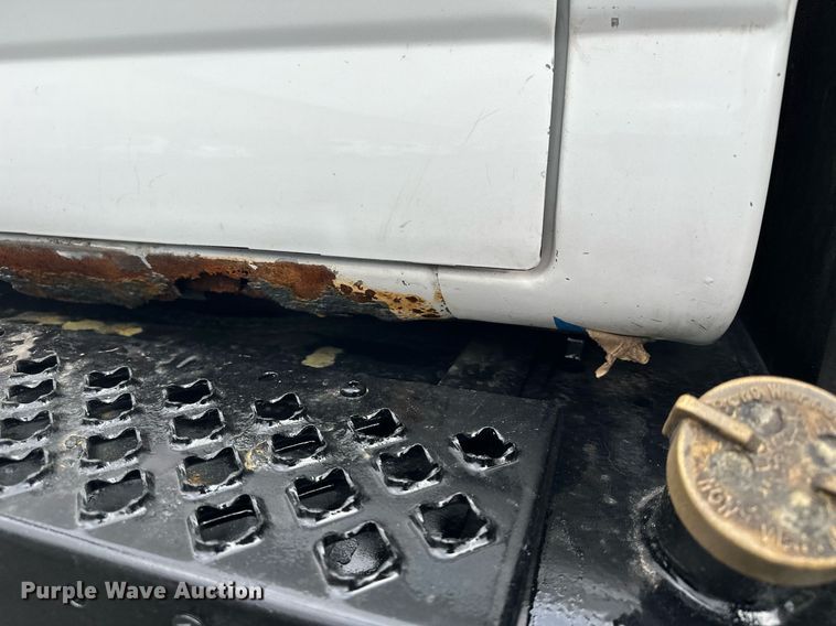 image for item MQ9477 2008 Chevrolet C5500  dump truck