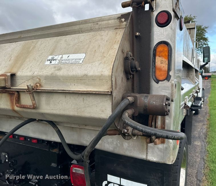 image for item MQ9477 2008 Chevrolet C5500  dump truck