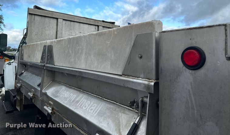 image for item MQ9477 2008 Chevrolet C5500  dump truck