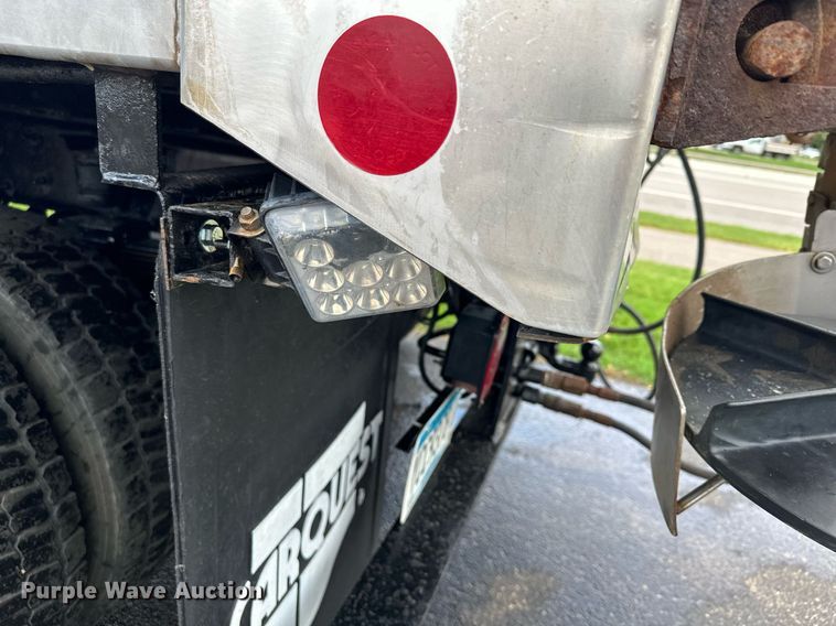 image for item MQ9477 2008 Chevrolet C5500  dump truck