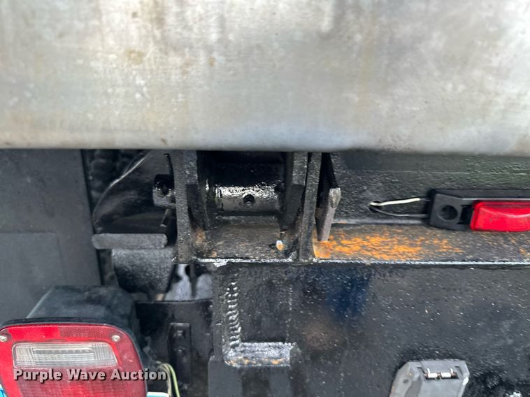 image for item MQ9477 2008 Chevrolet C5500  dump truck