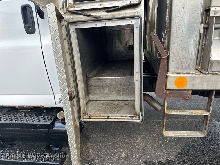 image for item MQ9477 2008 Chevrolet C5500  dump truck