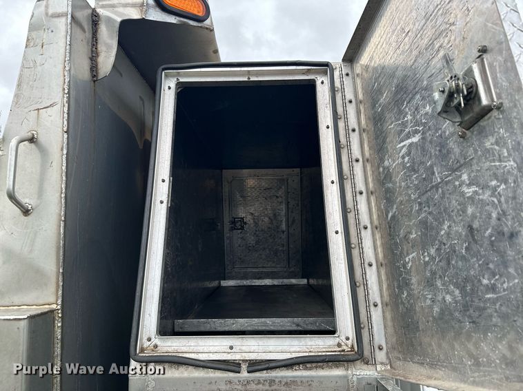 image for item MQ9477 2008 Chevrolet C5500  dump truck