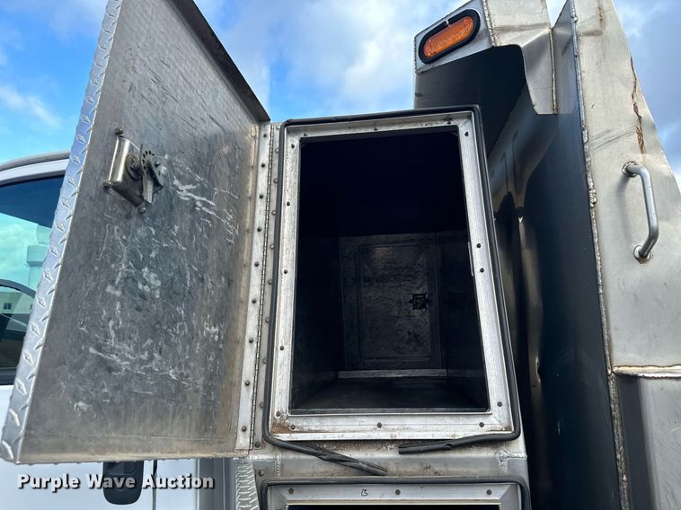 image for item MQ9477 2008 Chevrolet C5500  dump truck