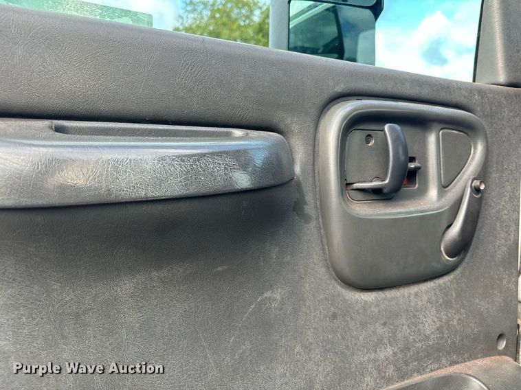 image for item MQ9477 2008 Chevrolet C5500  dump truck