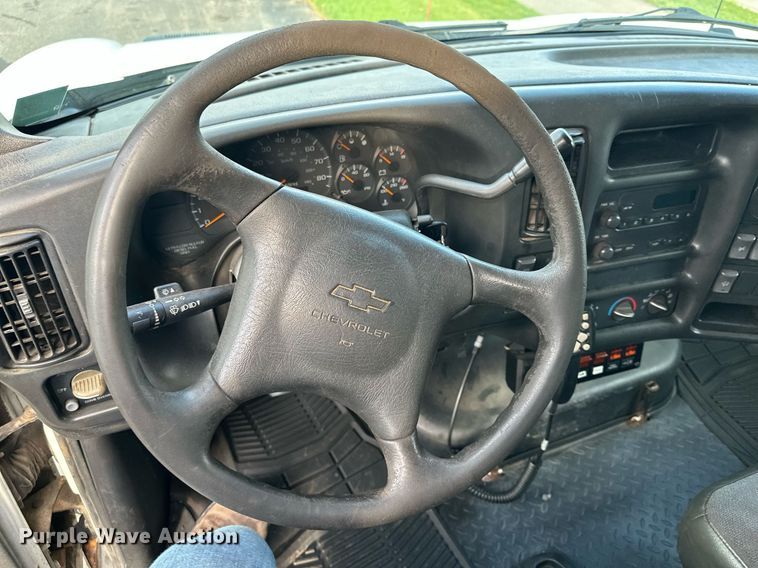 image for item MQ9477 2008 Chevrolet C5500  dump truck