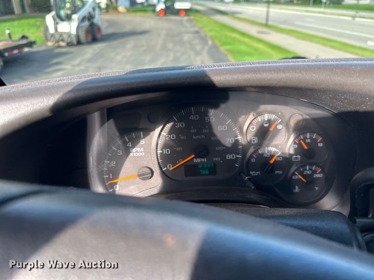 image for item MQ9477 2008 Chevrolet C5500  dump truck