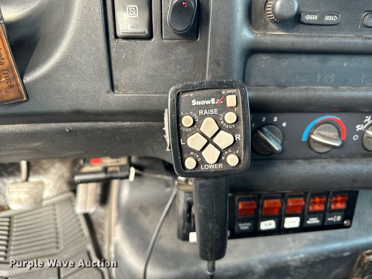 image for item MQ9477 2008 Chevrolet C5500  dump truck